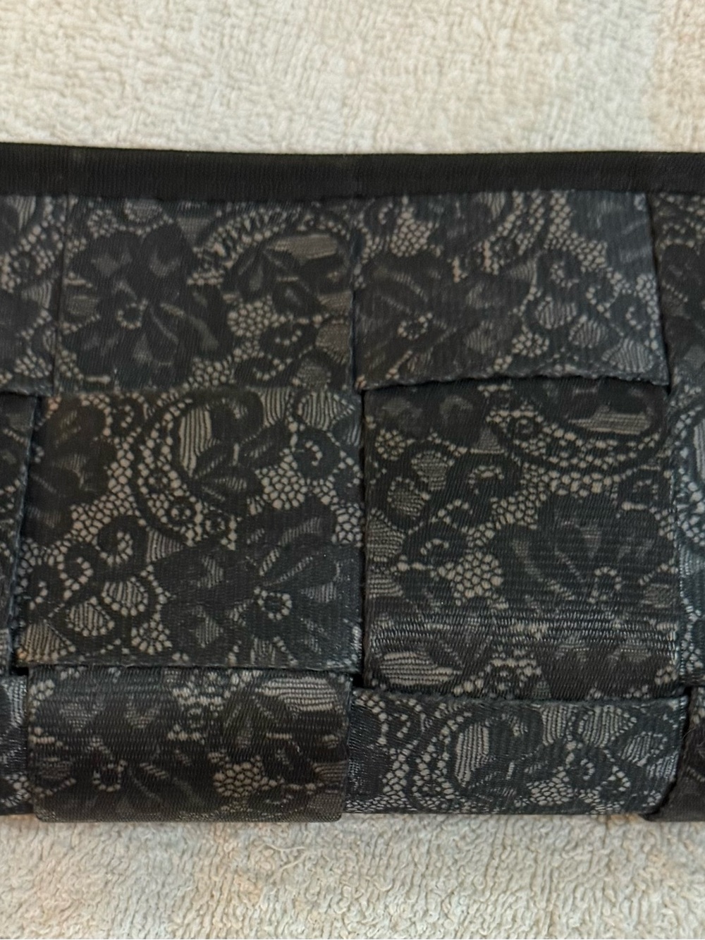 Harveys Lacey Zip Around Clutch Wallet